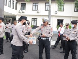 Polres Banjar Kumpulkan Dana Pada Kegiatan Sedekah Rutin Apel Pagi
