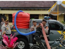 Personel Samapta Modifikasi Randis Patroli Sebagai Peralatan Pemadam Api Karhutla