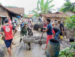 Sinergi TNI-Polri, Membangun Desa Dengan Gotong Royong