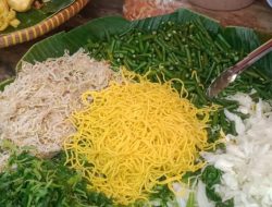 Berkah Jualan Aneka Makanan Mimin Menarik Sesama Perempuan Menghidupi Keluarga