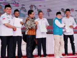 Wakil Ketua DPR RI dan MPR RI Kunker Tanbu Kalsel beberapa Agenda Salah Satunya Serahkan 11.473 SHM Tranmigrasi
