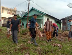 Gotong Royong Pembersihan Lahan Tanah Masjid Al Furqon Kampung Swakarya