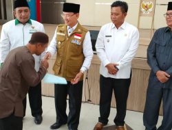 Di Bulan Ramadhan Bupati Serahkan Bantuan Keagamaan Program Baznas Majalengka