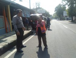 Polsek Langensari Polres Banjar Melaksanakan Patroli Dialogis ke Para Pedagang dan Petugas Parkir