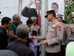 Penarik Becak Curhat, Kapolres Banjar Berbagi Rezeki