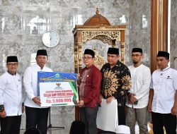 Bulan Ramadhan Pemkab Majalengka adakan Jumat Keliling sekaligus Penyerahan Bantuan Keagamaan