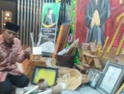 Abah Djudju 74 Tahun Masih Aktif Dan Kreatif Berkarya Di Galeri Wayang Purwakarta