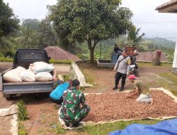 Bhabinkamtibmas Polsek Tanjungmedar Sambangi Petani Jahe