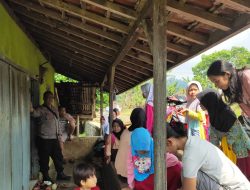 Jalin Silaturahmi, Bhabinkamtibmas Polsek Tanjungmedar Sambangi Warga