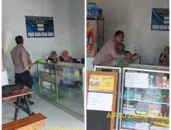 Anggota Polsek Tanjungmedar Laksanakan Patroli Jalan Kaki dan Sambangi Warga