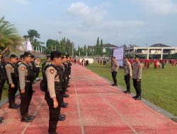 Pastikan Giat Upacara Peringatan Hardiknas Aman, Kabag Ops Polres Majalengka Pimpin Apel Kesiapan Pengamanan