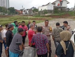 Bhabinkamtibmas Polsek Jatinangor Bantu Tengahi Warga Yang Berselisih
