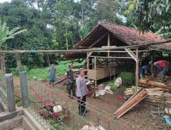 Sinergitas TNI-Polri Dumas Keliling  Desa Tanjungmedar Kec. Tanjungmedar