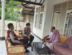 Laksanakan Program Polisi RW, Polsek Cisitu Sambangi Warga Desa Lingga Jaya