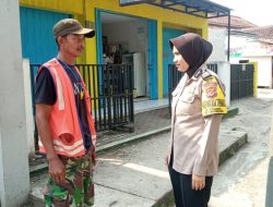 Dalam Rangka Ops Bina Kusuma,Polwan Bhabinkamtibmas Berikan Himbauan Pada Juru Parkir