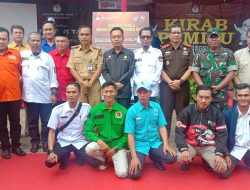 Serah Terima Kirab Pemilu Tahun 2024 Ketua KPU Empat Lawang Kepada Ketua KPU Kota Pagar Alam