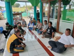 Kapolsek Tomo Melaksanakan Jumat Curhat