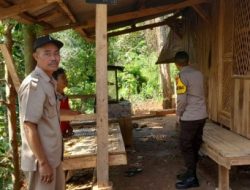 Bhabinkamtibmas Polsek Cisitu Sambang Kepada Warga Desa Binaan