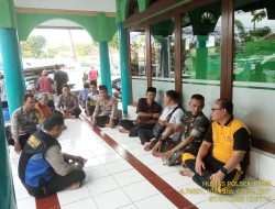 Kapolsek Tomo Melaksanakan Jumat Curhat