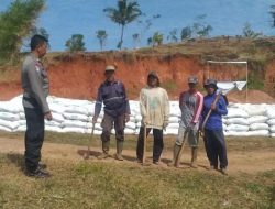 Bhabinkamtibmas Polsek Paseh Himbau Warga Tentang Bahaya Kebakaran Hutan