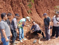 Ketua DPD PJS Provinsi Banten Laksanakan Program Penanaman Pohon Dilingkungan Cikuasa Kelurahan Gerem
