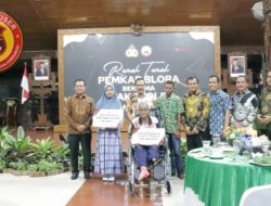 Wakapolri Serahkan Alat Bantu Kepada Difabel di Kabupaten Blora