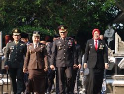 Kapolres Inspektur Upacara Peringatan Hari Bhayangkara Ke-77 Di Taman Pasanggrahan Padjajaran Purwakarta