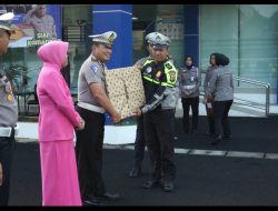 Pelepasan Nanon Suharno Anggota Satuan Lalulintas Polres Purwakarta Yang Memasuki Masa PurnabhaktI