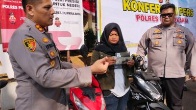 Kerja Polsek Bojong, Polsek Jatiluhur Dan Polres Purwakarta Membuat Sulastri Senang Motornya Ditemukan.