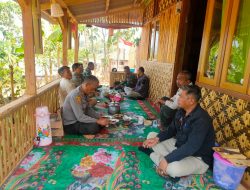 Tingkatkan Sinergitas, Kapolsek Bersama Danramil 1010 dan Camat Darmaraja Ngariung Bareng