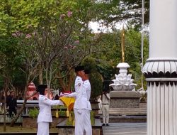 Upacara Penurunan Bendera Merah Putih Berlangsung di Taman Pesanggrahan Padjadjaran Purwakarta Lancar Tertib Dan Khidmat