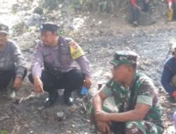 Sinergitas TNI – Polri Polsek Tanjungkerta Dalam Kegiatan Sambang Desa Binaannya