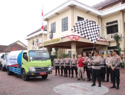 Polres Banjarnegara Baksos Air Bersih Pada Warga Terdampak Kekeringan