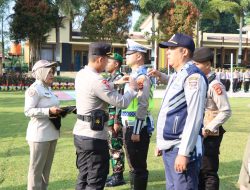 Waka Polres Pagar Alam Helmi Ardiansyah Melaksanakan Apel Gelar Pasukan Operasi Zebra Musi 2023.