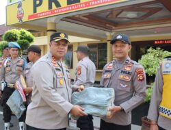 Kapolres Pagar Alam Erwin Irawan Memberikan Bantuan Alat Kebakaran 