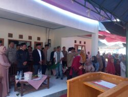 Bhabinkamtibmas Polsek Tomo Polres Sumedang Berperan Aktif dalam Peringatan Maulid Nabi Muhammad SAW di Desa Cipeles 