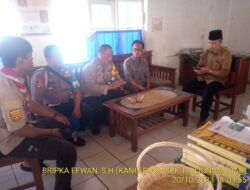 Anggota Polsek Tanjungmedar Polres Sumedang melaksakan Kegiatan Jumat Curhat
