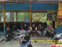 Sambangi warga, Bhabinkamtibmas Polsek Tanjungmedar Polres Sumedang Berikan Himbauan Kamtibmas .