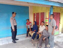 Polsek Tomo Polres Sumedang Tingkatkan Keamanan Lingkungan dengan Patroli Jalan Kaki