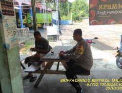 Anggota Polsek Tanjungmedar Polres Sumedang laksanakan sambang Kamtibmas 