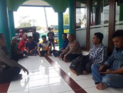 Kapolsek Tomo Bersama-sama Anggota Melaksanakan Kegiatan “Jumat Curhat