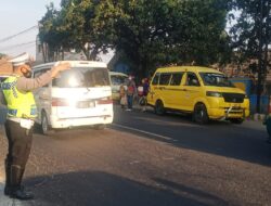 Pengaturan Lalu Lintas Pagi Hari, Bentuk Pelayanan Prima Personel Polsek Tomo Polres Sumedang