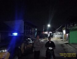 Anggota samapta polsek sukasari melaksanakan patroli malam hari ke tempat- tempat rawan gangguan kamtibmas di wilayah kecamatan sukasari