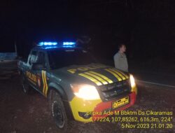 Antisipasi gangguan kamtibmas, Polsek Tanjungmedar Polres Sumedang Polda Jabar melaksanakan Patroli Blue light