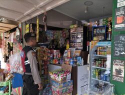 SAMAPTA POLSEK TOMO POLRES SUMEDANG TINGKATKAN KEAMANAN DAN KETERTIBAN DENGAN PATROLI JALAN KAKI