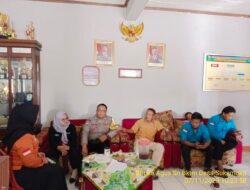 Bhabinkamtibmas  sambang warga  Polsek Tanjungmedar guna menjaga silaturahmi dan merasa aman bagi masyarakat