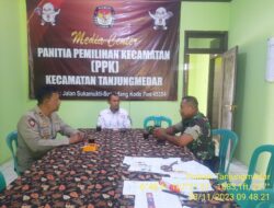 Kapolsek Tanjungmedar Polres Sumedang Silaturahmi Kamtibmas dengan Ketua PPK Kec. Tanjungmedar dalam Persiapan Pemilu 2024