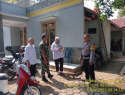 Untuk menjaga Sinergitas TNI/POLRI Bripka Yuyun Yuwana Bhabinkamtibmas Polsek Tanjungmedar Polres Sumedang Polda Jabar laksnakan sambang ke warga masyarakat