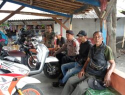 Panit Samapta Polsek Tomo Polres Sumedang Aipda Didin M. Melaksanakan Patroli KRYD Siang Hari Antisipasi Gangguan Kamtibmas.