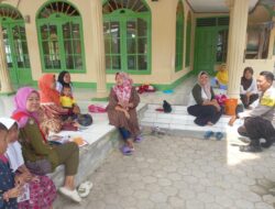 Bhabinkamtibmas Desa Darmawangi Kecamatan Tomo Gelar Sosialisasi Layanan 110 didesa Marongge dalam Program Quick Wins Presisi Polri